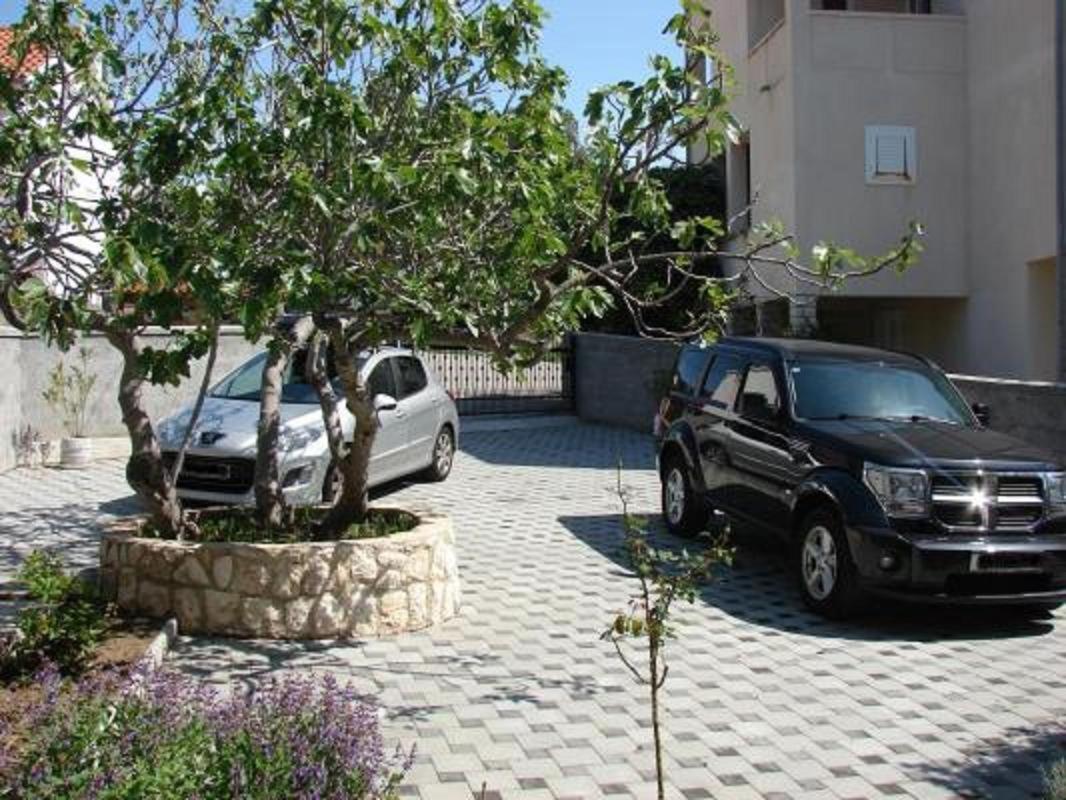 Bruna Apartment Rab Town Ngoại thất bức ảnh