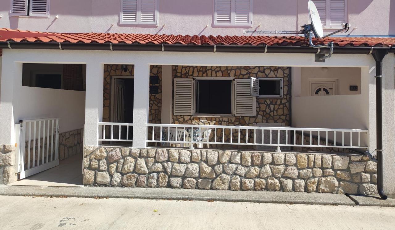 Bruna Apartment Rab Town Ngoại thất bức ảnh